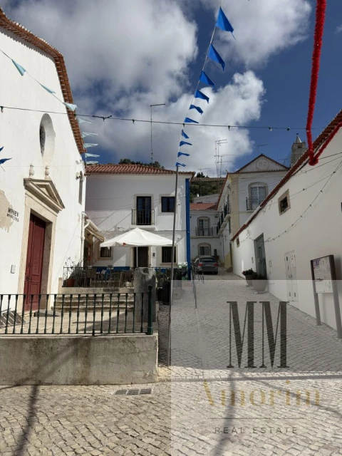 Apartamento para Venda em Santa Maria do Castelo e Santiago e Santa Susana