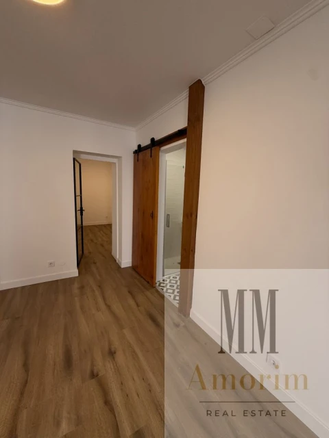 Apartamento para Venda em Santa Maria do Castelo e Santiago e Santa Susana