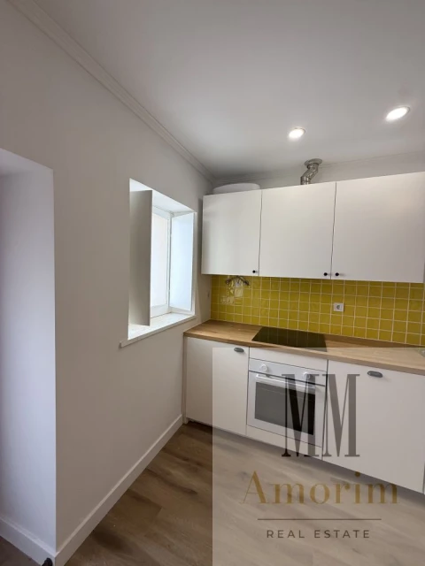 Apartamento para Venda em Santa Maria do Castelo e Santiago e Santa Susana