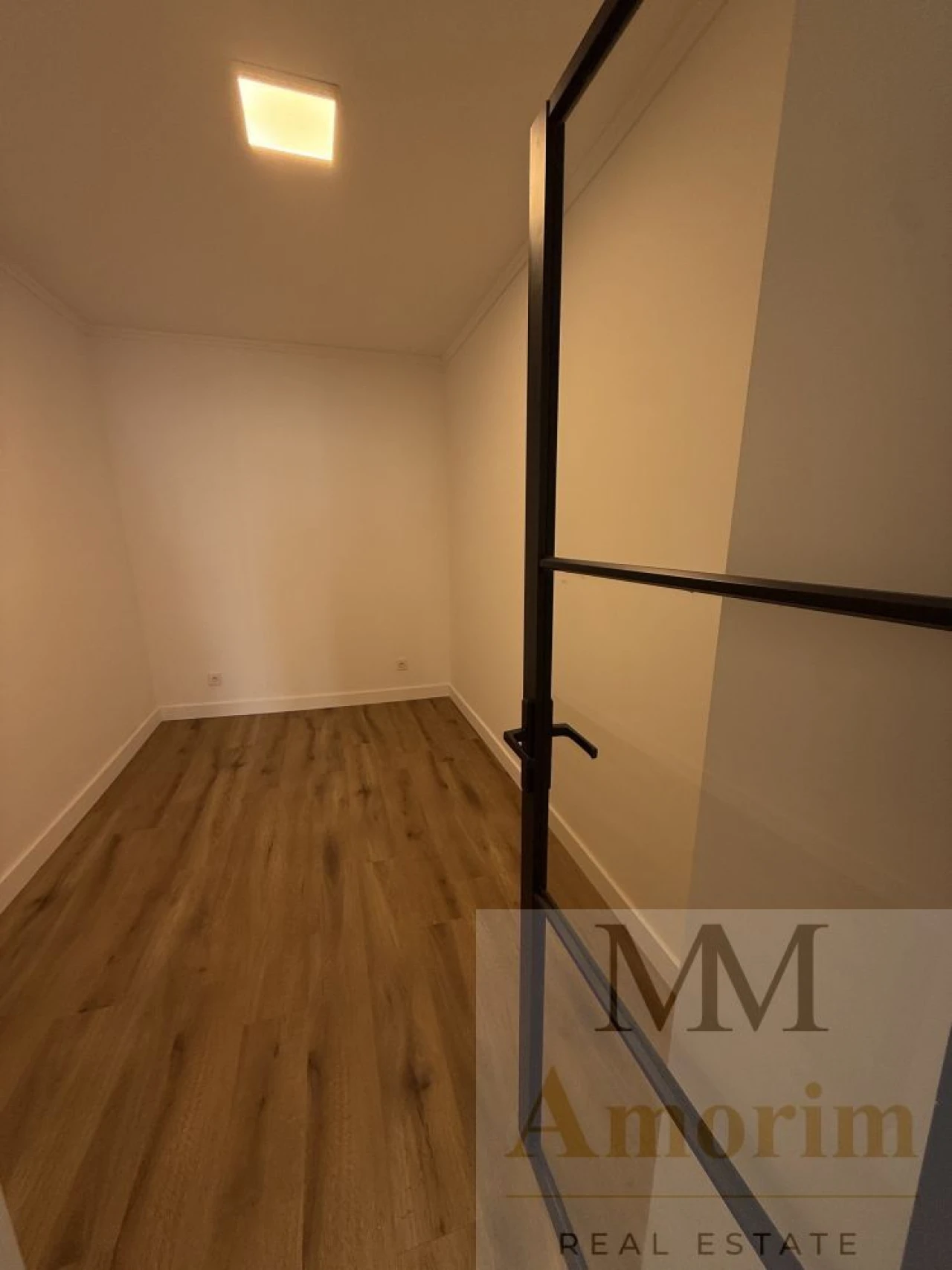 Apartamento T0 para Venda em Santa Maria do Castelo e Santiago e Santa Susana Foto 11