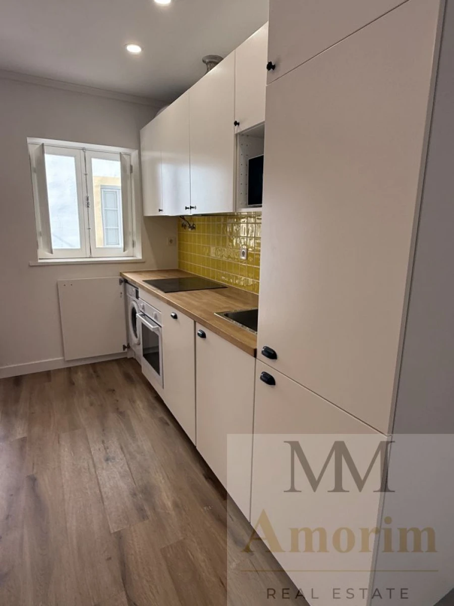 Apartamento T0 para Venda em Santa Maria do Castelo e Santiago e Santa Susana Foto 7