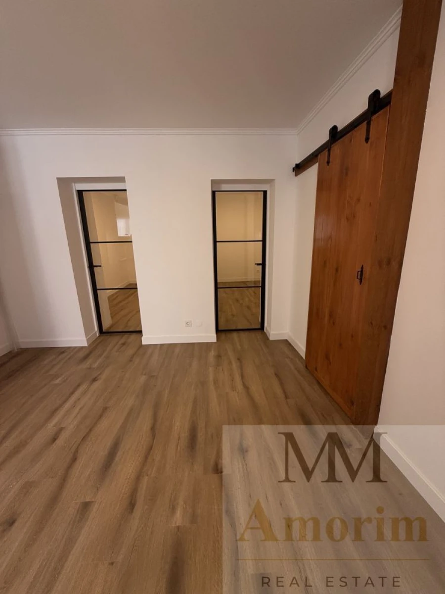 Apartamento T0 para Venda em Santa Maria do Castelo e Santiago e Santa Susana Foto 9