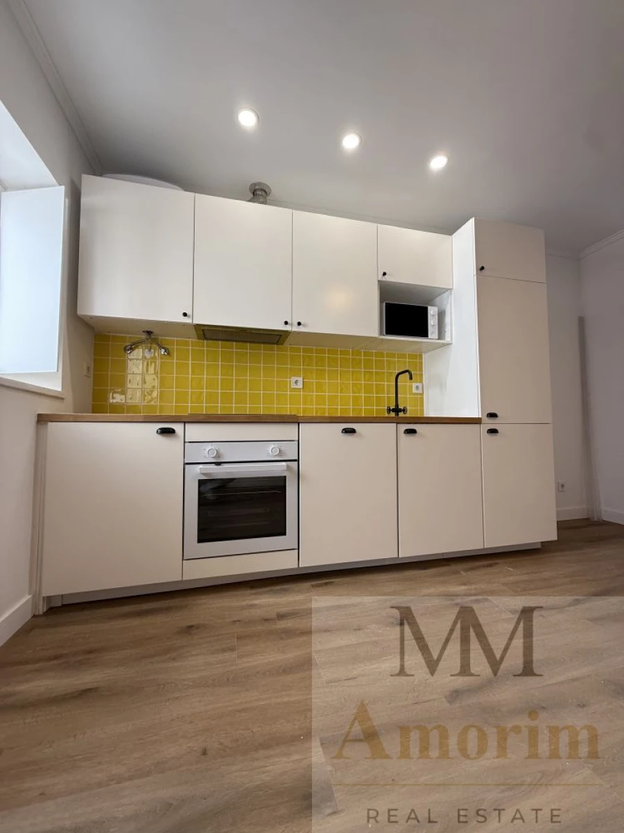 Apartamento T0 para Venda em Santa Maria do Castelo e Santiago e Santa Susana Foto 5