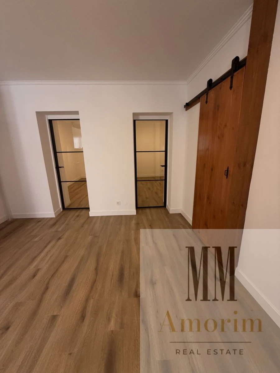 Apartamento para Venda em Santa Maria do Castelo e Santiago e Santa Susana Foto 12