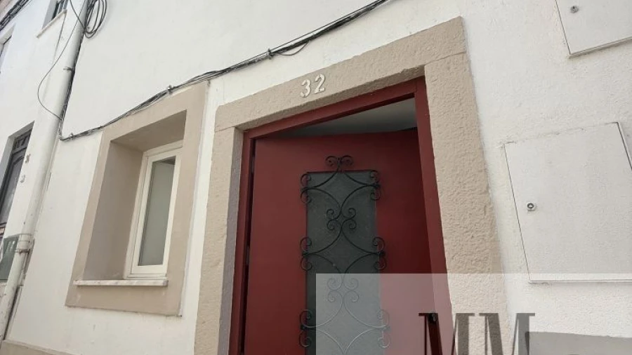 Apartamento T0 para Venda em Santa Maria do Castelo e Santiago e Santa Susana