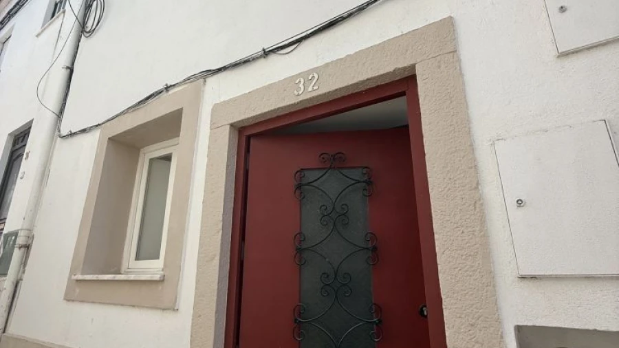Apartamento T0 para Venda em Santa Maria do Castelo e Santiago e Santa Susana