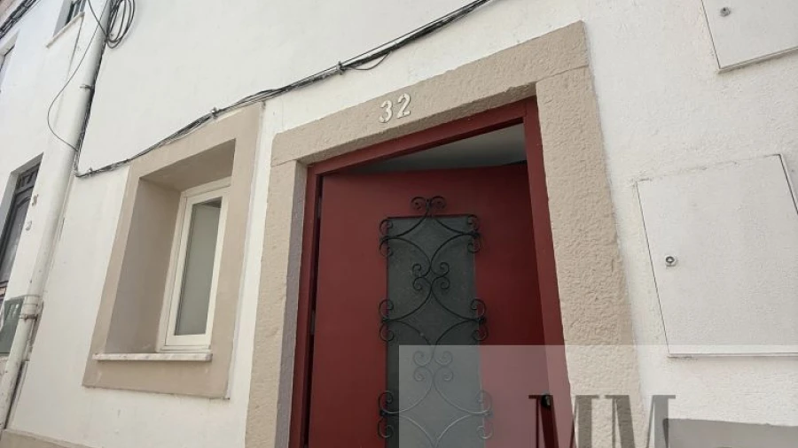Apartamento T0 para Venda em Santa Maria do Castelo e Santiago e Santa Susana