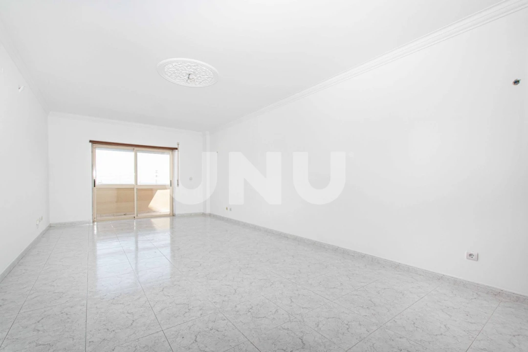 Apartamento T3 para Venda em Carregado e Cadafais Foto 6