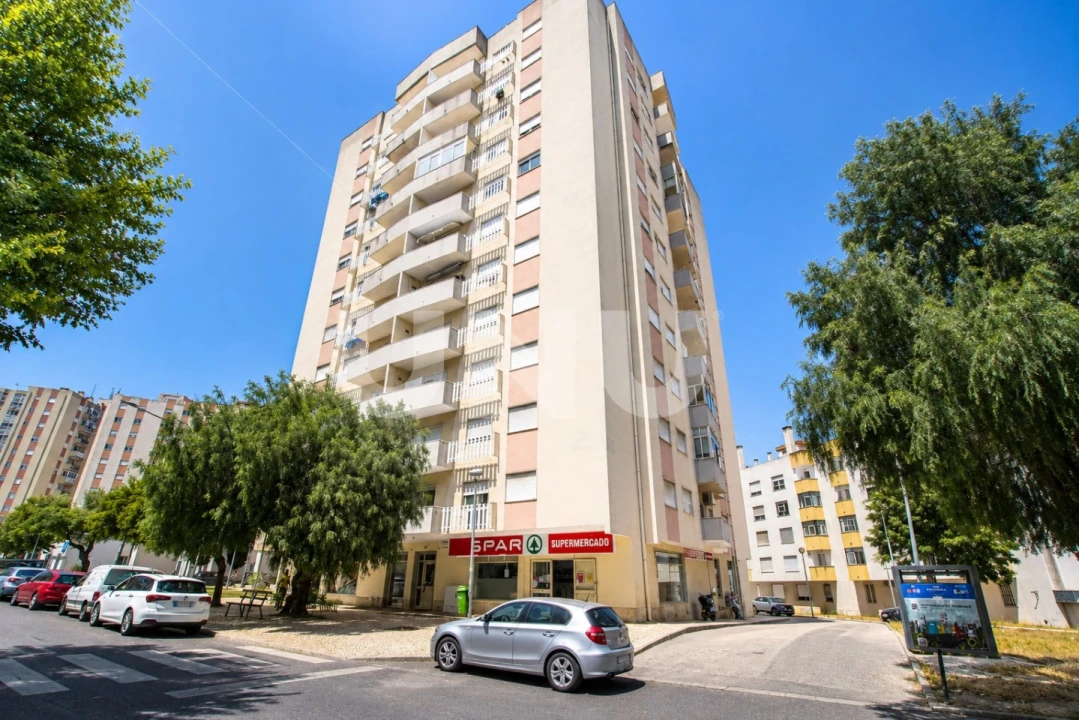 Apartamento T3 para Venda em Carregado e Cadafais Foto 1