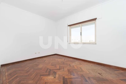 Apartamento T3 para Venda em Carregado e Cadafais