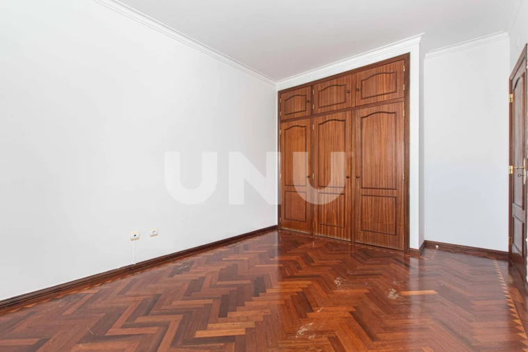 Apartamento T3 para Venda em Carregado e Cadafais Foto 13