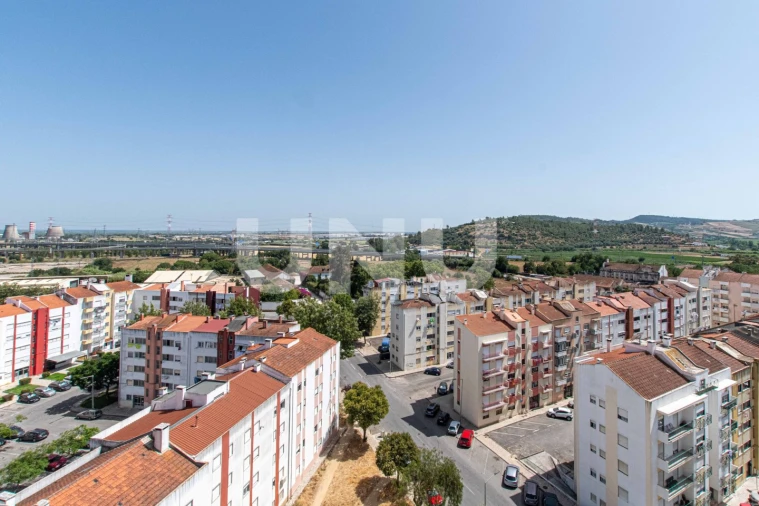 Apartamento T3 para Venda em Carregado e Cadafais Foto 11