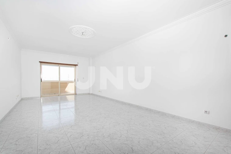Apartamento T3 para Venda em Carregado e Cadafais Foto 6