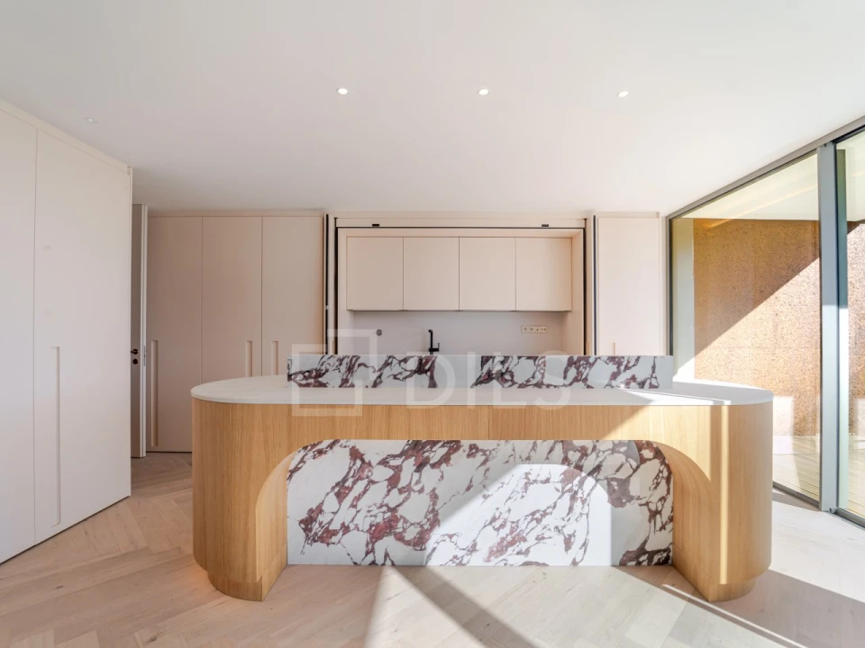 Apartamento T4 para Venda em Campanhã Foto 5