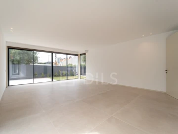 Moradia T4 para Venda em Canidelo