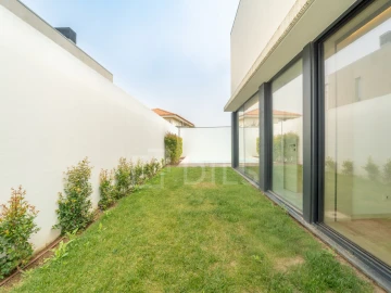 Moradia T4 para Venda em Canidelo