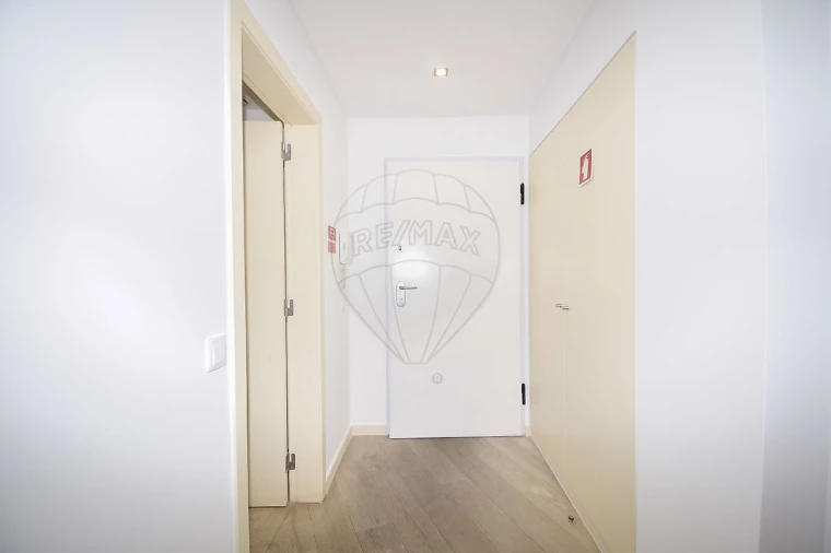 Apartamento T1 para Venda em Misericórdia Foto 3