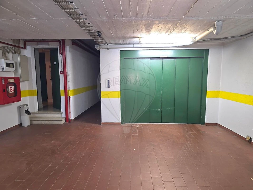 Apartamento T2 para Arrendamento em São Domingos de Benfica Foto 27