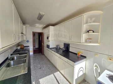 Apartamento T2 para Arrendamento em São Domingos de Benfica