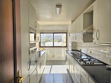 Apartamento T2 para Arrendamento em São Domingos de Benfica