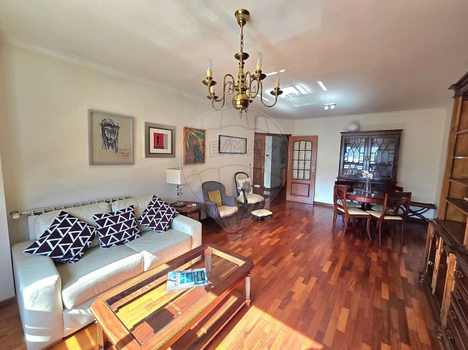 Apartamento T2 para Arrendamento em São Domingos de Benfica Foto 3