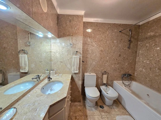 Apartamento T2 para Arrendamento em São Domingos de Benfica Foto 9