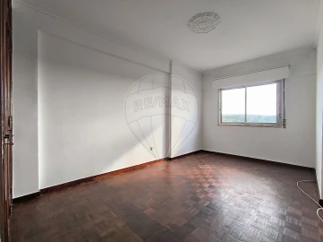 Apartamento T2 para Venda em Queluz e Belas
