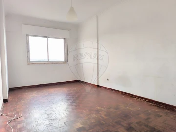 Apartamento T2 para Venda em Queluz e Belas