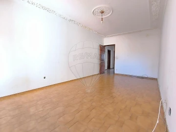 Apartamento T2 para Venda em Queluz e Belas