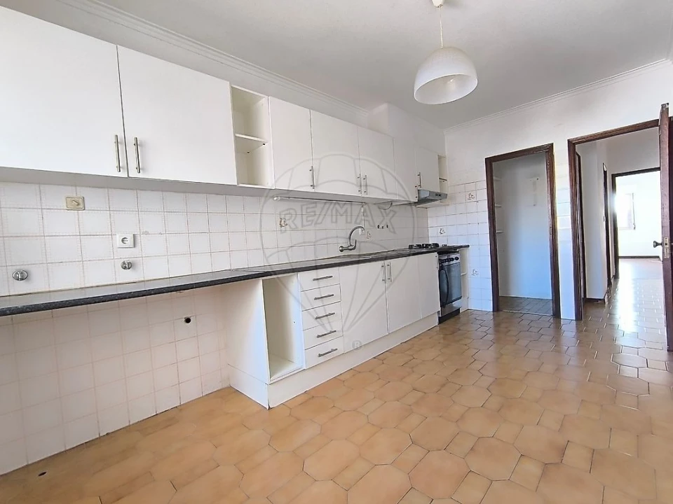 Apartamento T2 para Venda em Queluz e Belas Foto 16