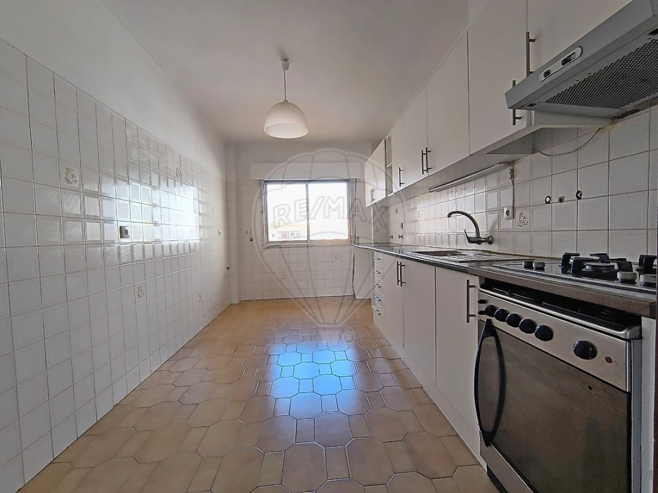 Apartamento T2 para Venda em Queluz e Belas Foto 18