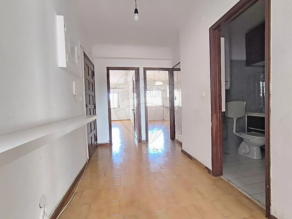 Apartamento T2 para Venda em Queluz e Belas Foto 21