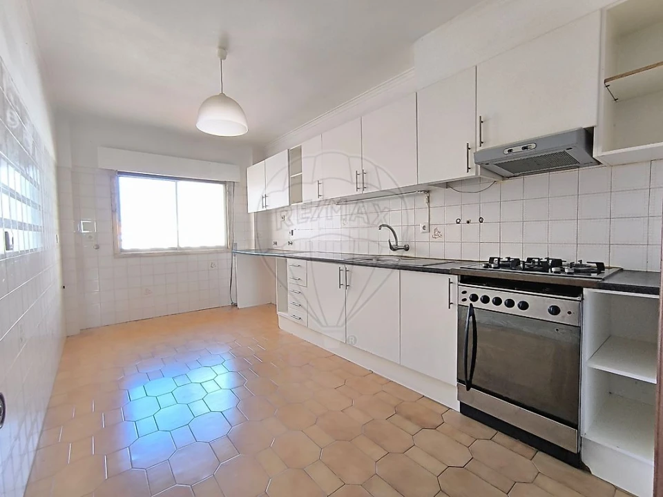 Apartamento T2 para Venda em Queluz e Belas Foto 15