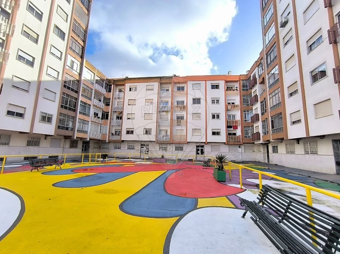 Apartamento T2 para Venda em Queluz e Belas Foto 37