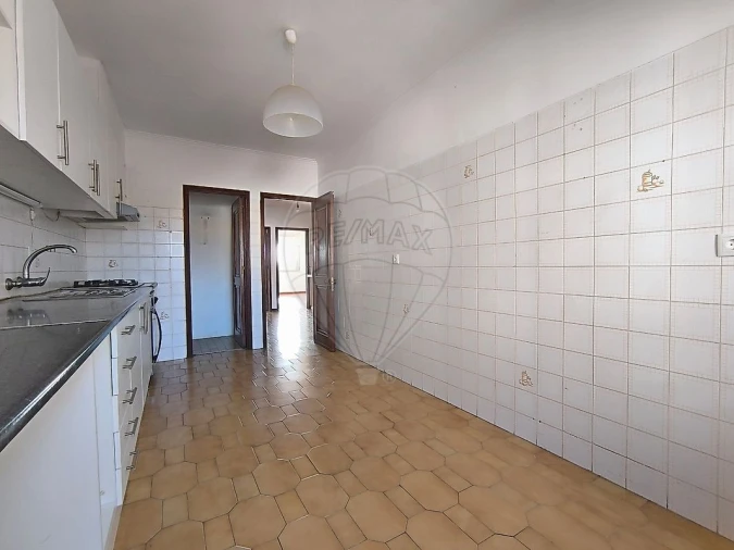 Apartamento T2 para Venda em Queluz e Belas Foto 17