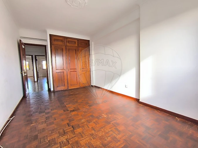 Apartamento T2 para Venda em Queluz e Belas Foto 2