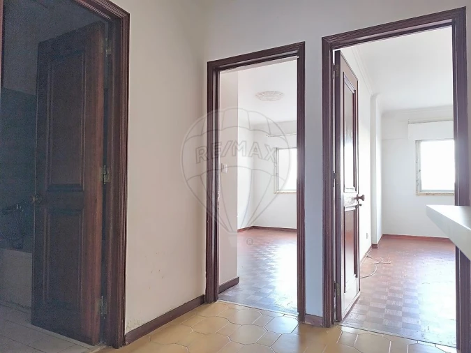 Apartamento T2 para Venda em Queluz e Belas Foto 14