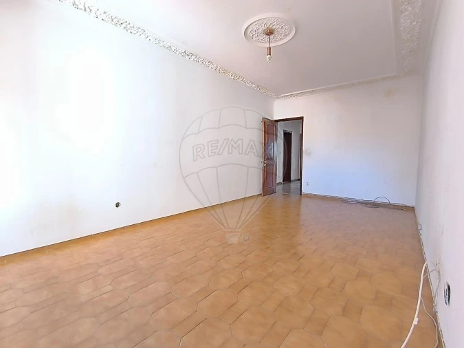 Apartamento T2 para Venda em Queluz e Belas Foto 5