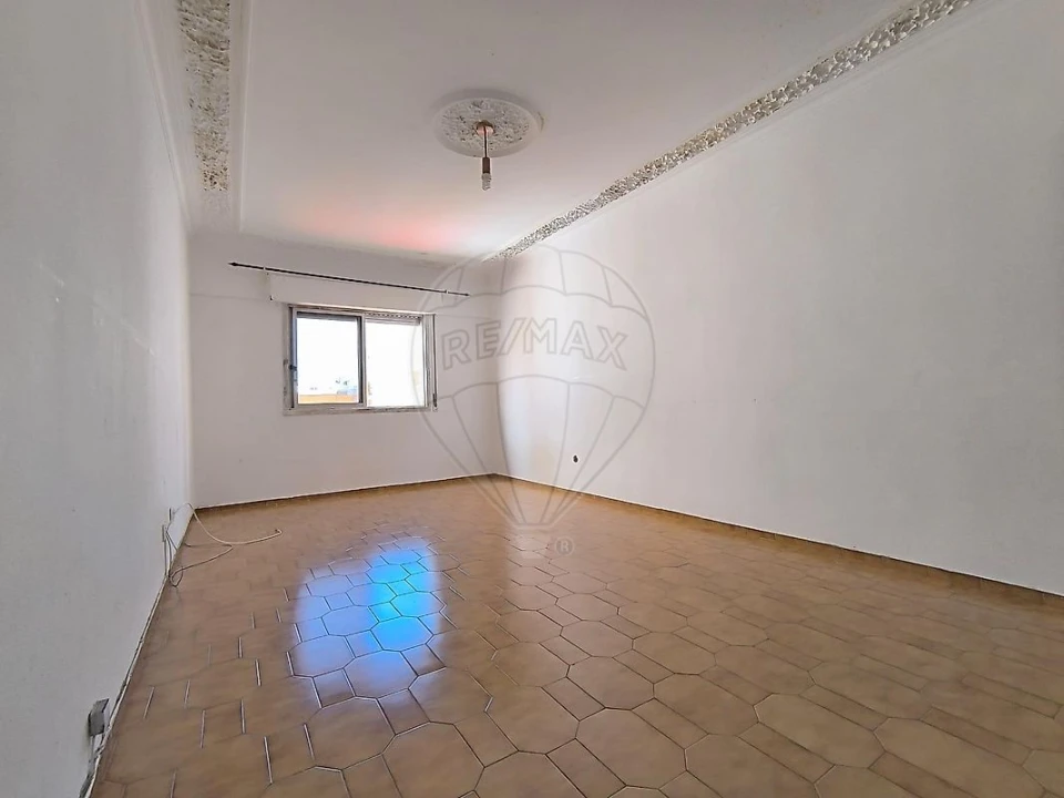 Apartamento T2 para Venda em Queluz e Belas Foto 6