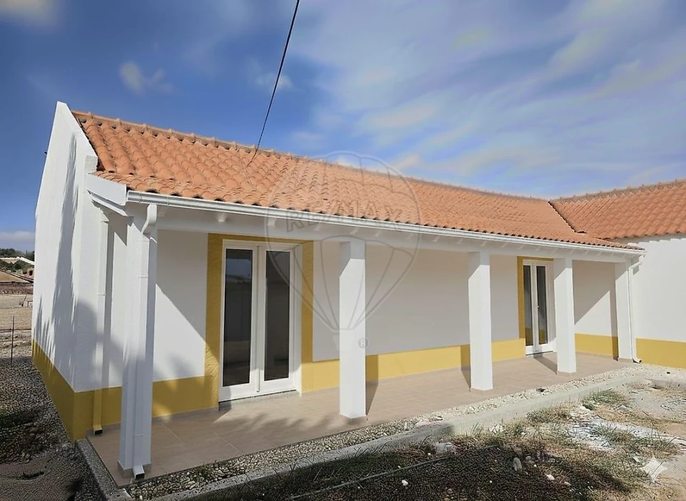 Moradia T3 para Venda em Povoa da Isenta Foto 6