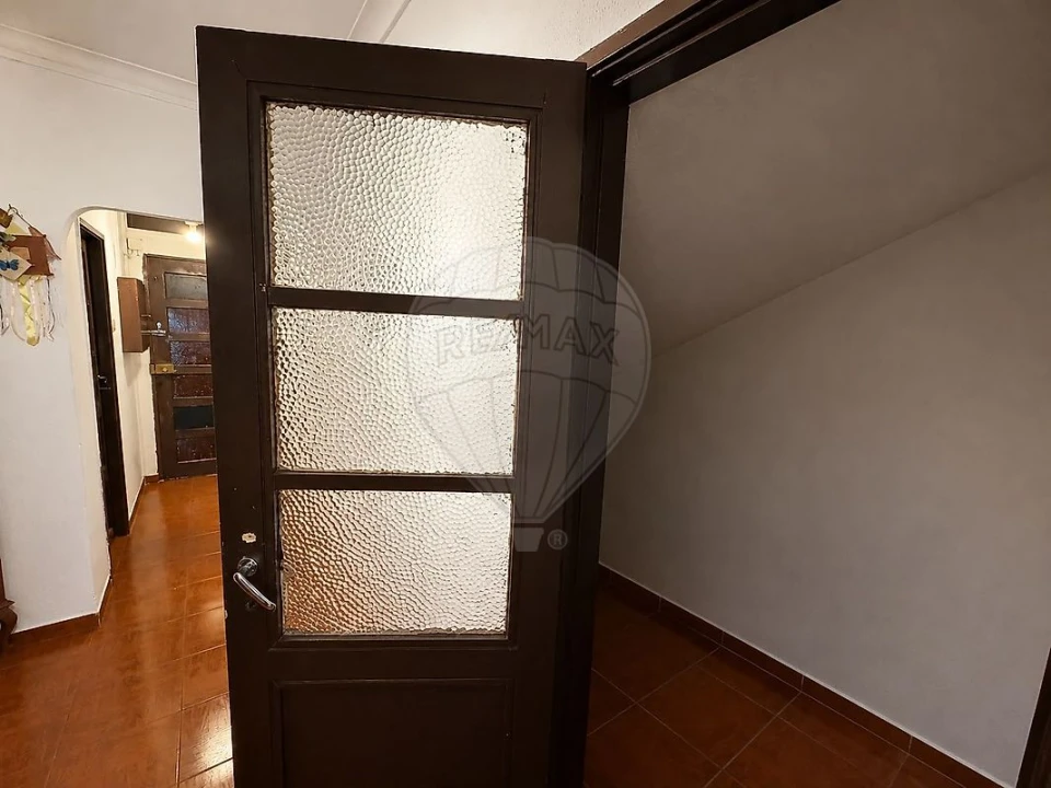 Apartamento T1 para Venda em Oliveira do Douro Foto 6