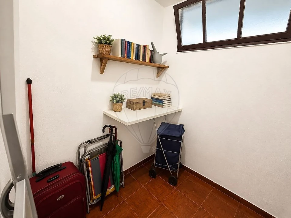 Apartamento T1 para Venda em Oliveira do Douro Foto 4