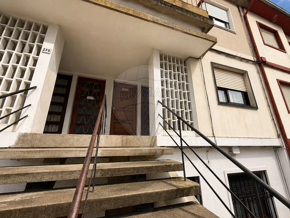 Apartamento T1 para Venda em Oliveira do Douro Foto 14