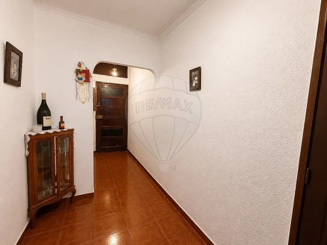 Apartamento T1 para Venda em Oliveira do Douro Foto 7