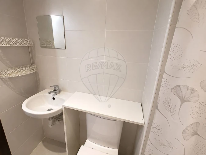 Apartamento T1 para Venda em Oliveira do Douro Foto 2