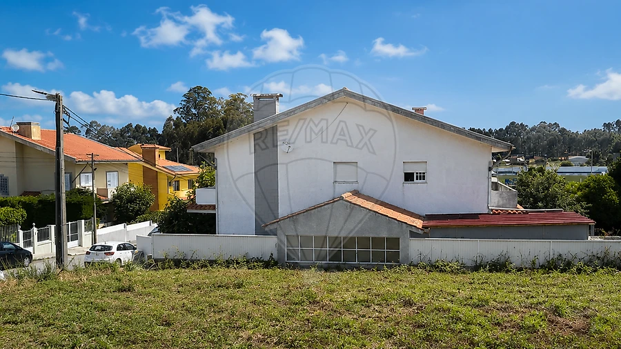Terreno para Venda em Serzedo e Perosinho