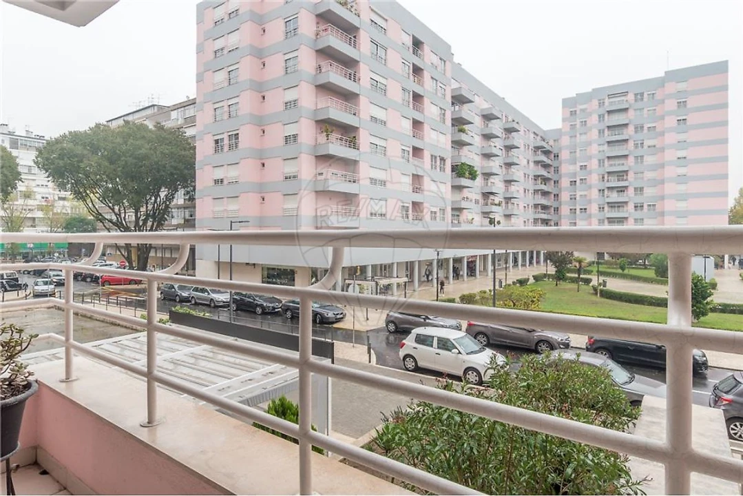 Apartamento T2 para Arrendamento em Benfica Foto 16