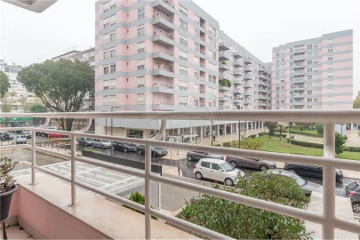 Apartamento T2 para Arrendamento em Benfica