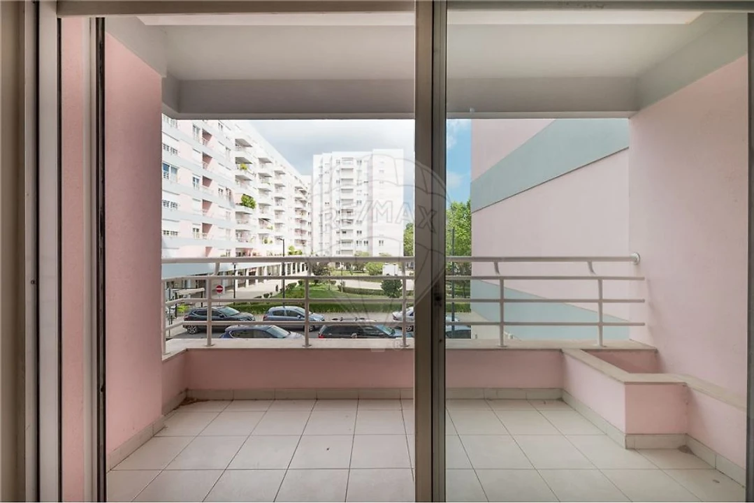 Apartamento T2 para Arrendamento em Benfica Foto 5