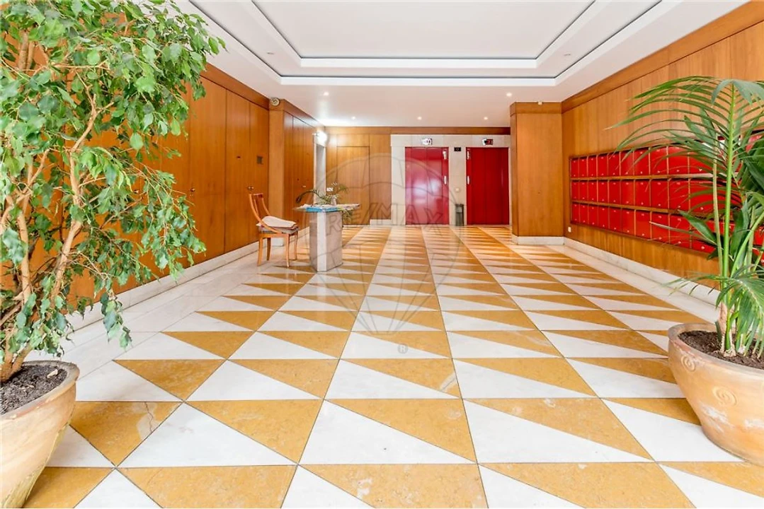 Apartamento T2 para Arrendamento em Benfica Foto 11
